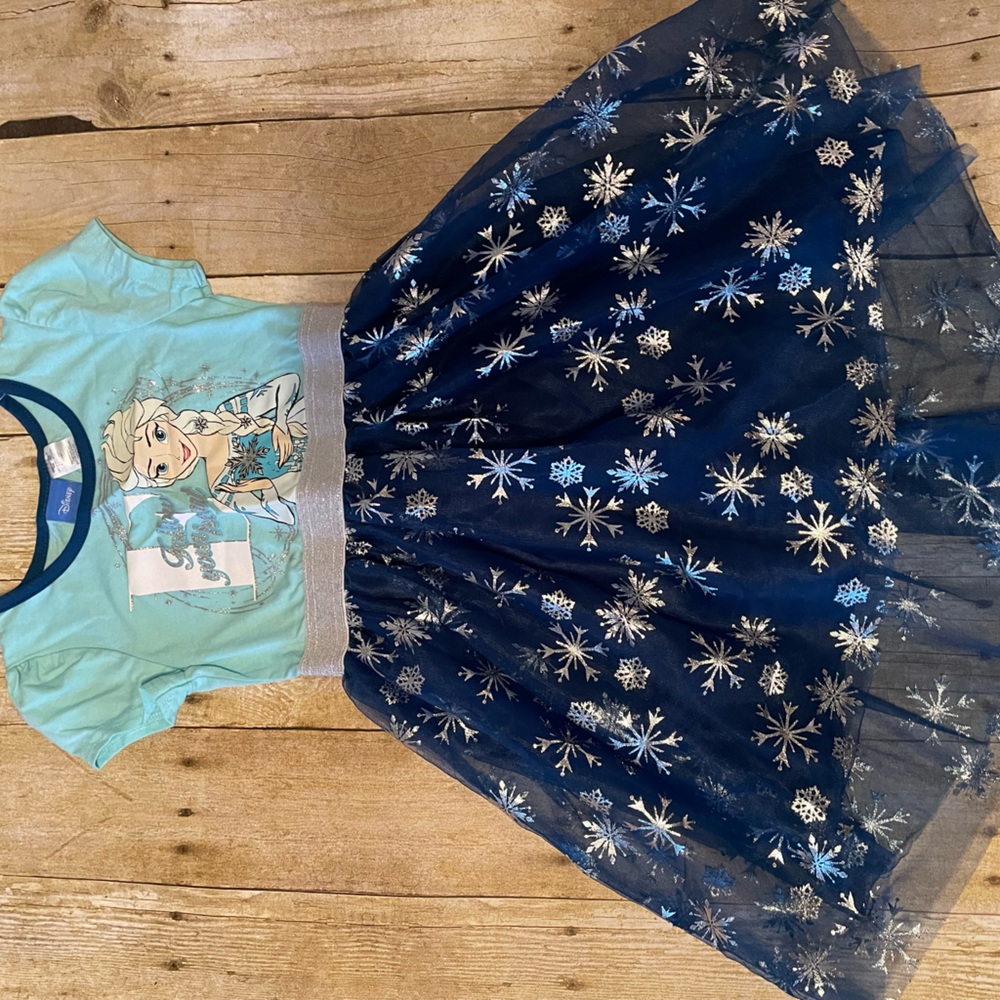 Disney’s Frozen snowflake ❄️ dress